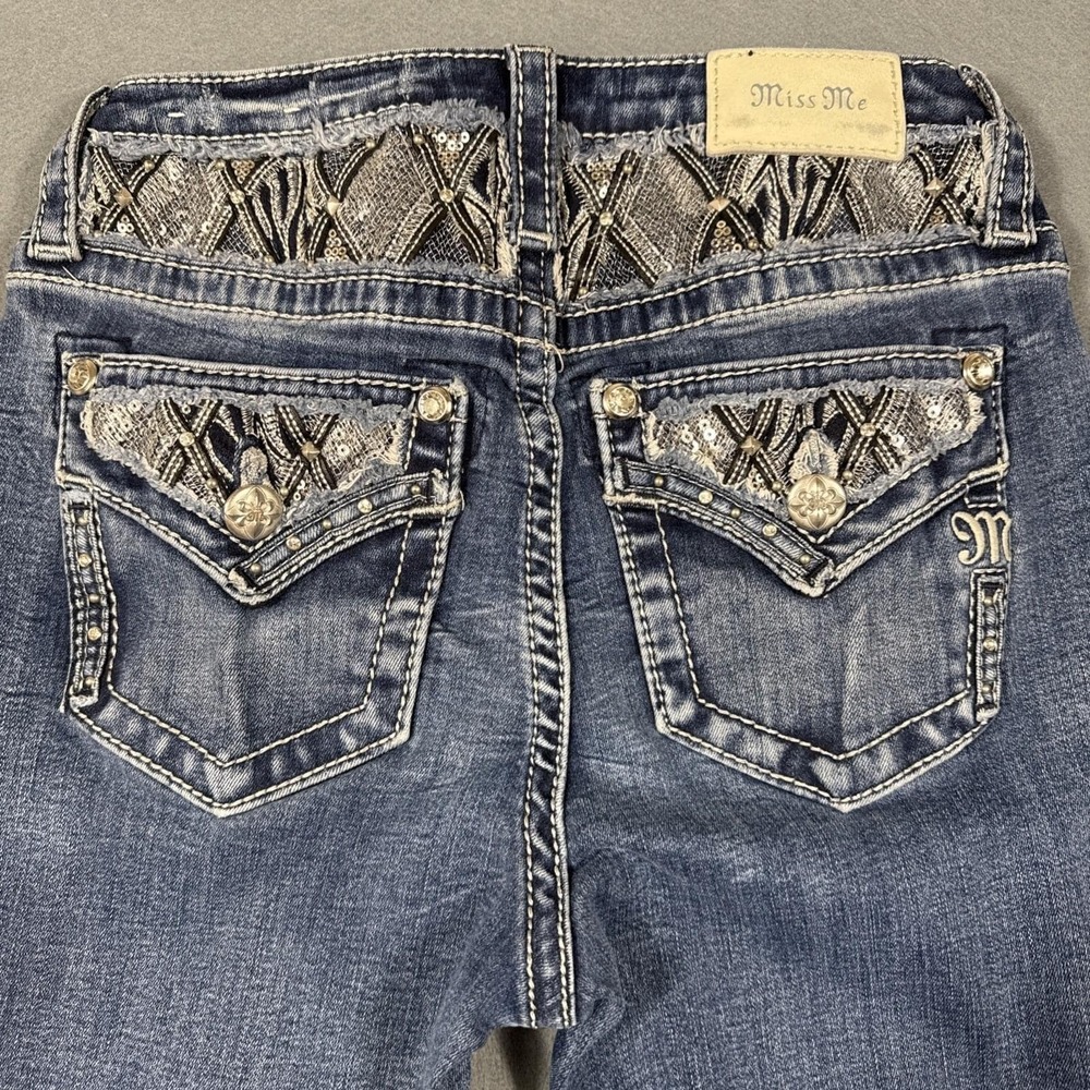 Miss Me high rise flare wOMENS 26 jeans sEQUINS rHINESTONES wHISKERING